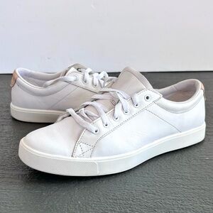 UNDER ARMOUR Modern Lace Up Court Shoes Tennis Prep Trendy White Sneakers